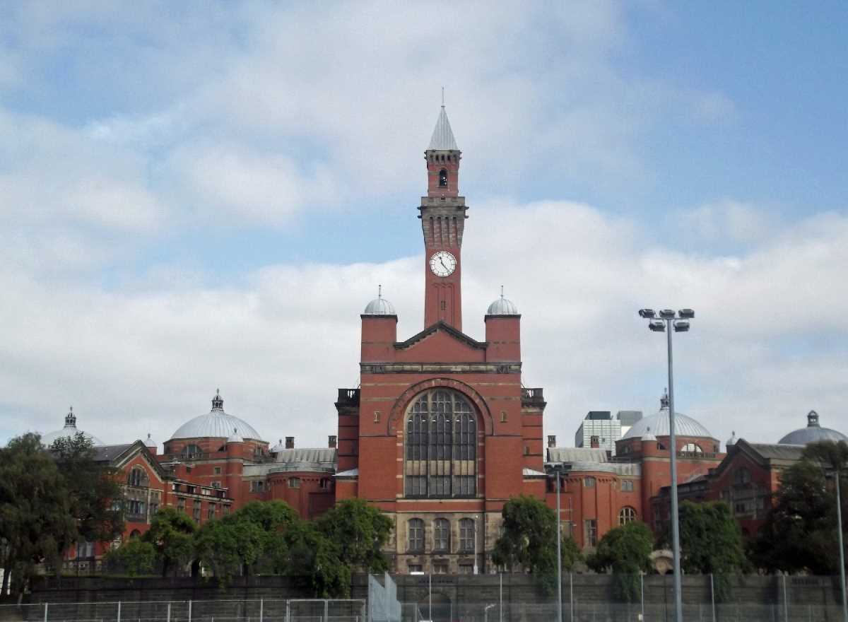 University+of+Birmingham+-+Joseph+Chamberlain+Memorial+Clock+Tower+known+as+%27Old+Joe%27