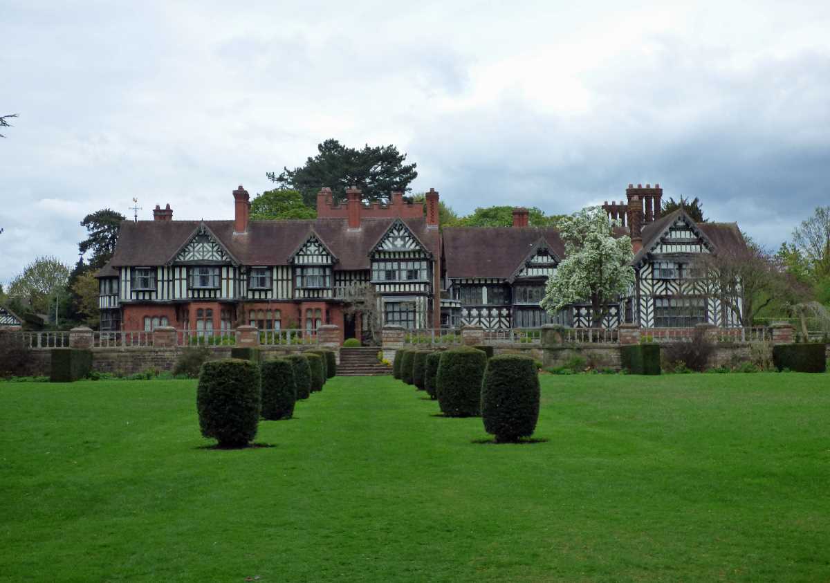 Wightwick Manor, National Trust - A Wolverhampton and West Midlands Gem!
